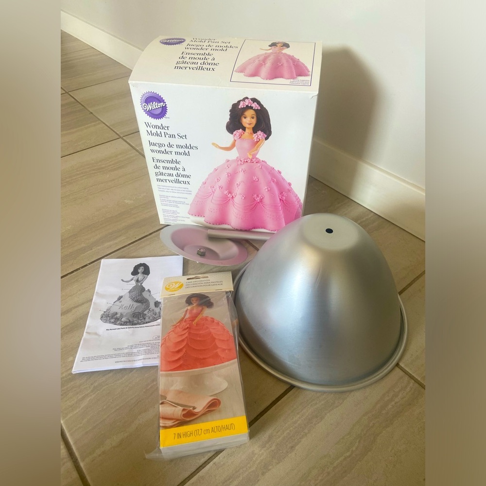 Wilton‎ mold pan set barbie/princess style